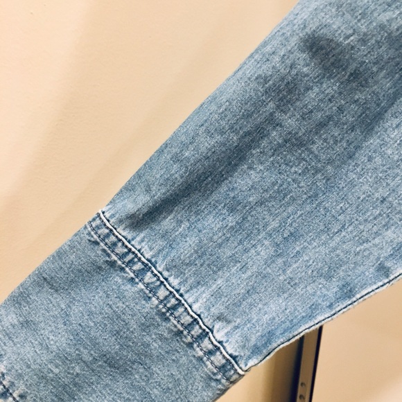 NWOT VINTAGE Tommy Hilfiger denim shirt. - Picture 4 of 4